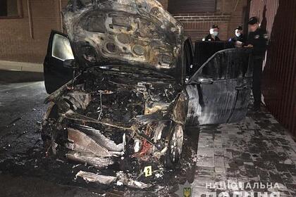 Опубликовавшему скандальные записи украинскому депутату сожгли автомобиль
