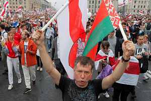 «Мы будем стоять до конца!» Участники митингов за и против Лукашенко — о своих целях, страхах и надеждах