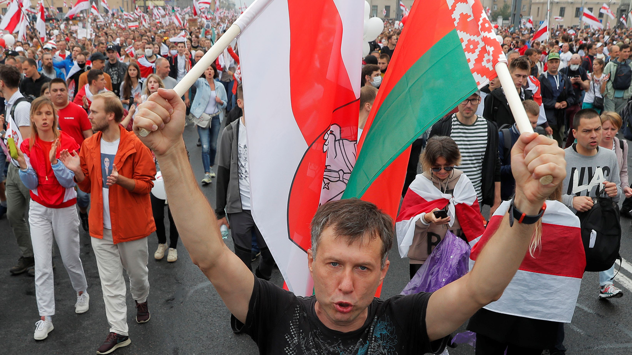 Мы будем стоять до конца!» Участники митингов за и против Лукашенко — о  своих целях, страхах и надеждах: Белоруссия: Бывший СССР: Lenta.ru