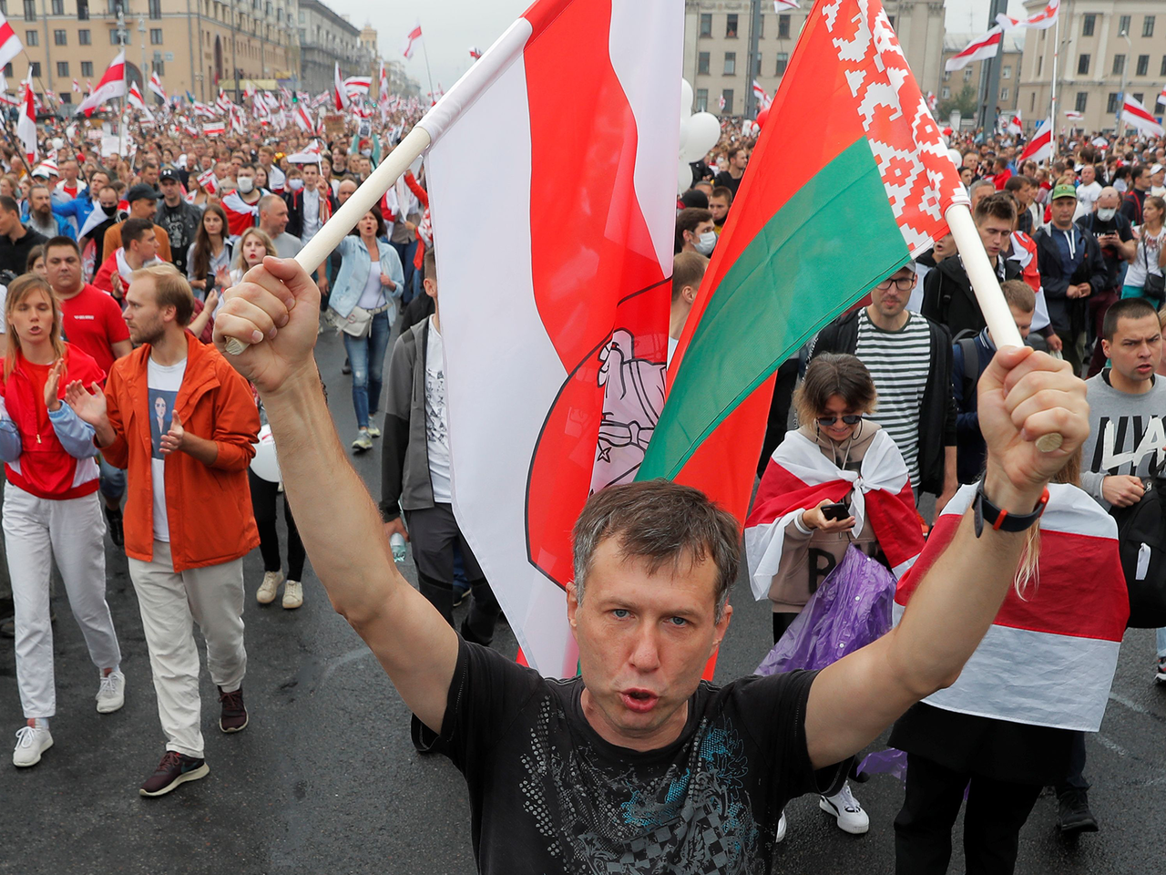 Мы будем стоять до конца!» Участники митингов за и против Лукашенко — о  своих целях, страхах и надеждах: Белоруссия: Бывший СССР: Lenta.ru