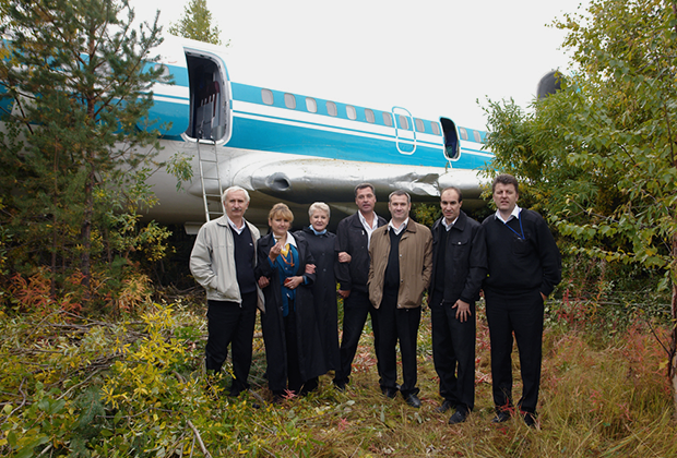 Экипаж аварийного самолета Ту-154, совершившего экстренную посадку на аэродроме в Ижме