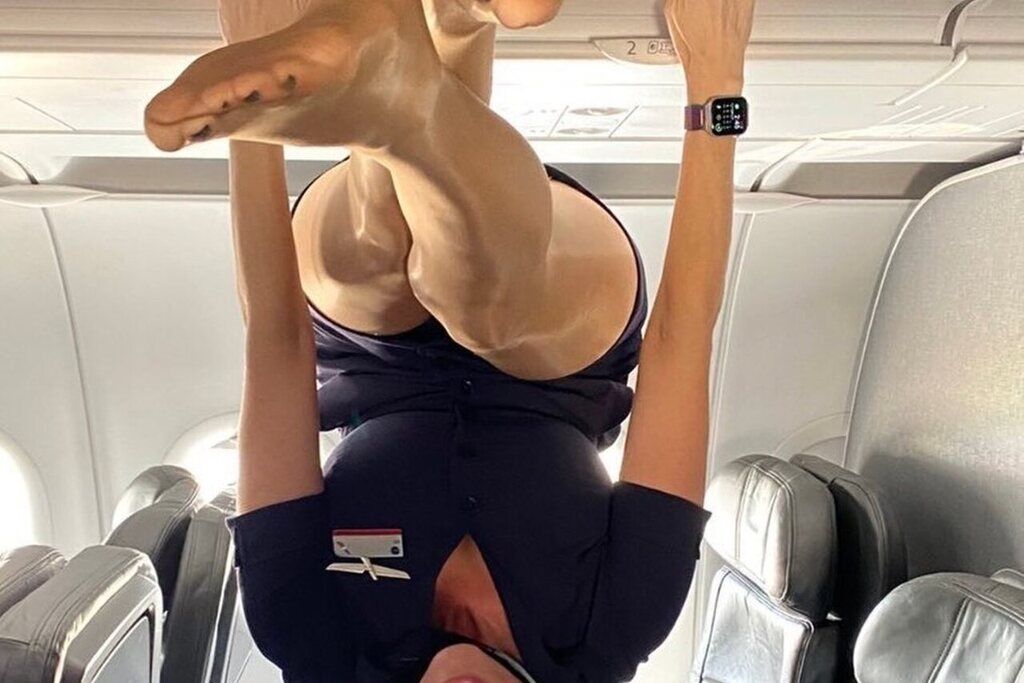 фото голых девушек в самолете