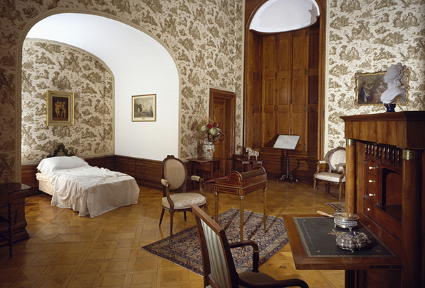 Спальня в угловой башне замка Ригерсбург