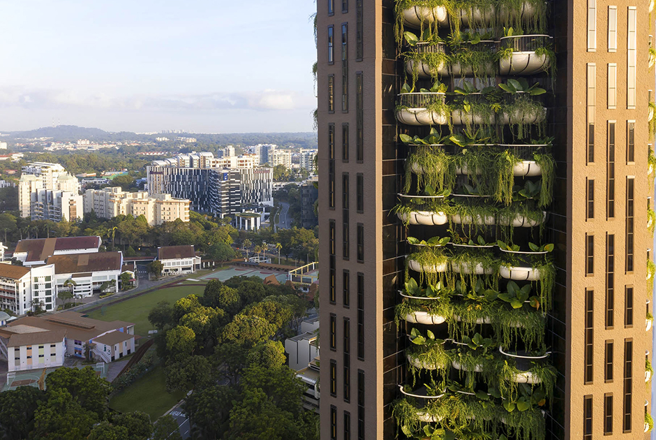 «Скромные» архитекторы бюро Heatherwick Studio назвали этот проект «Эдем» (Eden), или попросту «Райский сад». Жилое здание из натуральных материалов построят в Сингапуре. Оно будет радикально отличаться от типичных для города башен из стекла и бетона.Здание энергоэффективно, идеально сочетается с расположенным поблизости парком. В каждой квартире — большое общее пространство, окруженное небольшими отдельными комнатами и балконами в форме ракушек. По мере роста растений они будут спускаться вниз по фасаду небоскреба.