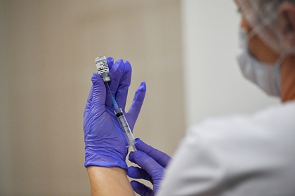 Российскую вакцину от коронавируса направили в регионы