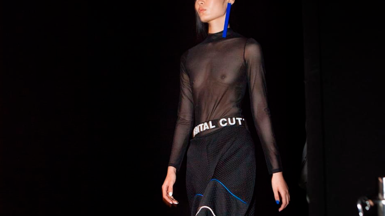 Неделю моды в Лондоне шокировали абсолютно голые модели на подиуме