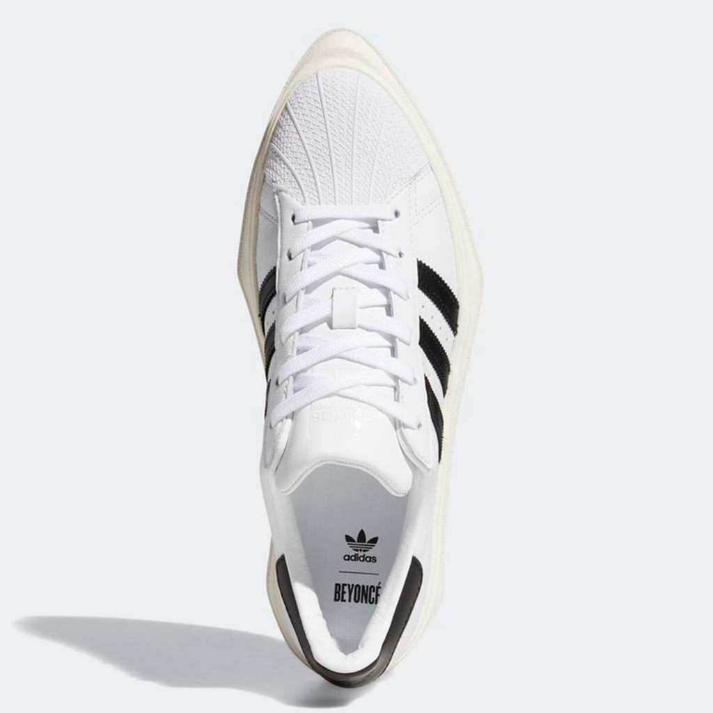 Новый дизайн легендарных кроссовок Adidas подняли на смех в сети: Стиль:  Ценности: Lenta.ru