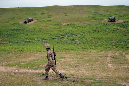 Азербайджан объявил о контрнаступательной операции в Карабахе