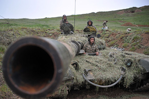 Азербайджан начал наступление в Нагорном Карабахе Армения объявила военное положение и всеобщую мобилизацию