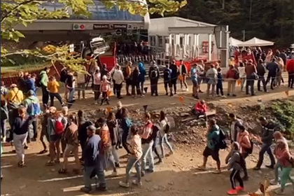 Гигантские очереди из отдыхающих в Сочи во время пандемии попали на видео