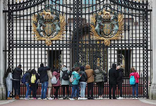 Центральные ворота Букингемского дворца