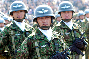 Могут повторить 75 лет назад Японии запретили иметь свою армию. Почему страна решила вернуть себе право воевать?