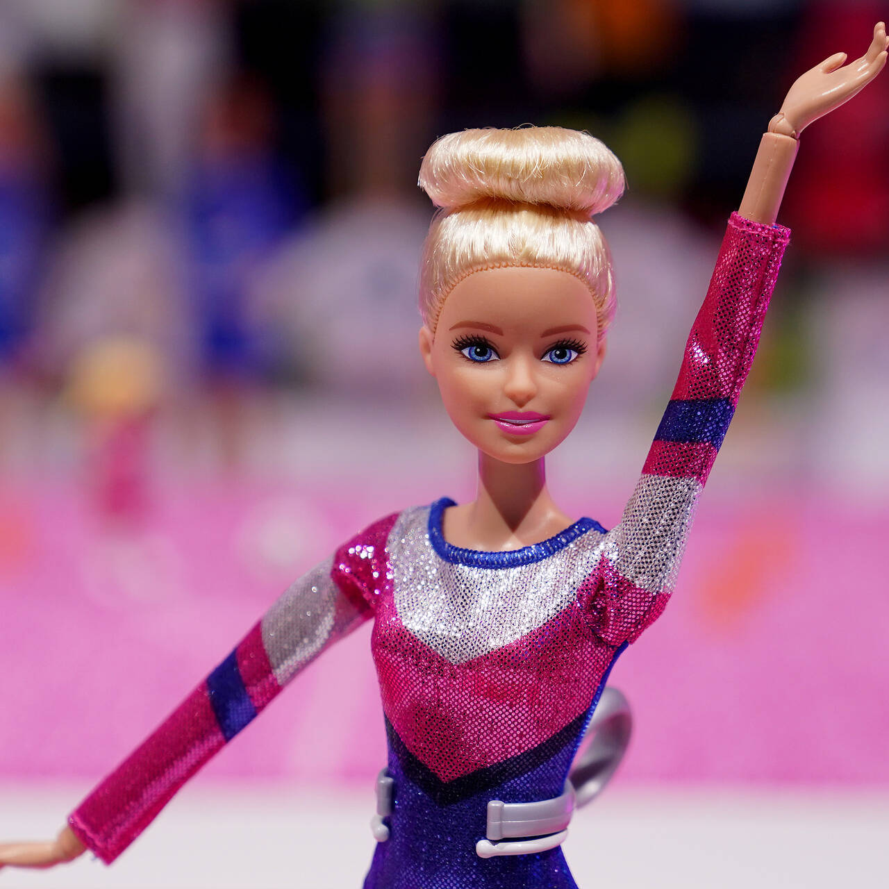 Barbie ann стрипчат. Новые Барби 2022. Кукла Барби Новогодняя 2018 год. Барби новинки 2022.