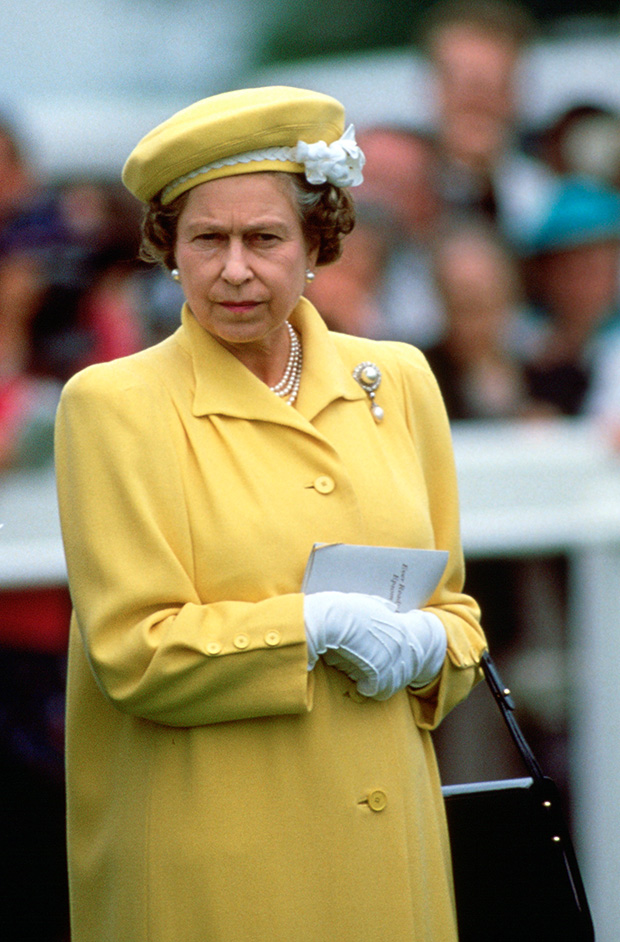 Королева наблюдает за гонками дерби 1 июня 1988 года