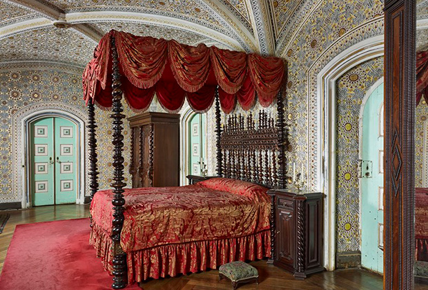 Парадная спальня во дворце Пена, которую занимала королева Амелия