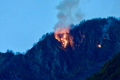 Мужчина выстрелом устроил мощный пожар в горах Сочи и пропал