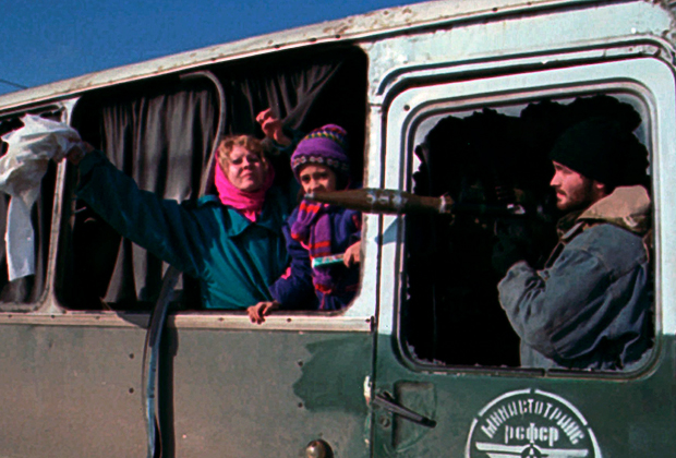Заложники из Кизляра в автобусе с боевиками. 10 января 1996 года