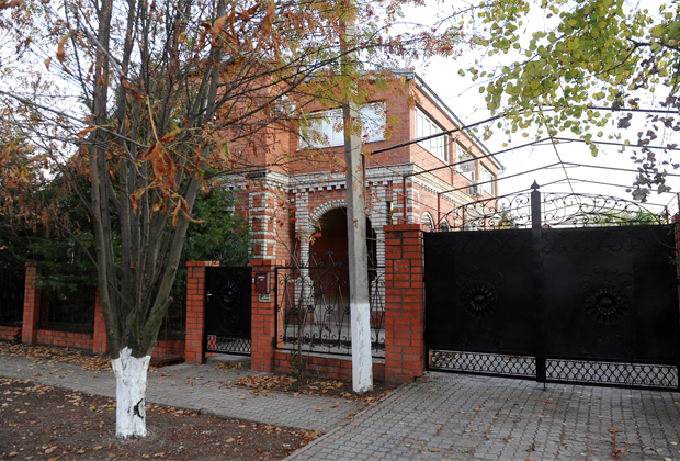 Дом фермера Сервера Аметова, где «цапки» совершили массовое убийство