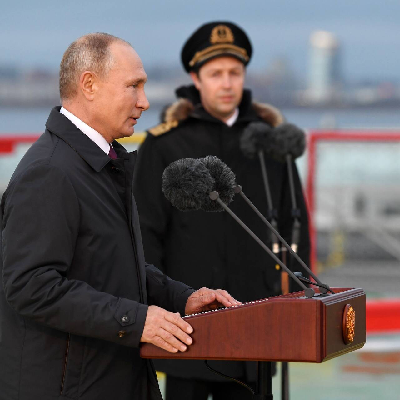 Путин на ледоколе