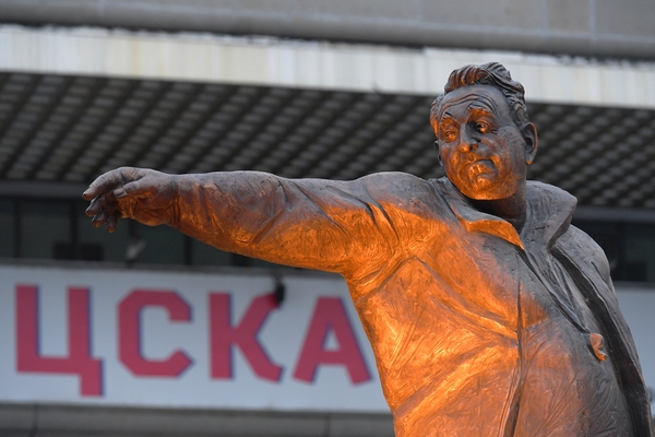 Памятник Анатолию Тарасову в Москве