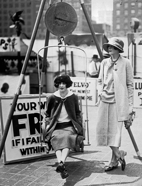 Уличные весы, 1920 год