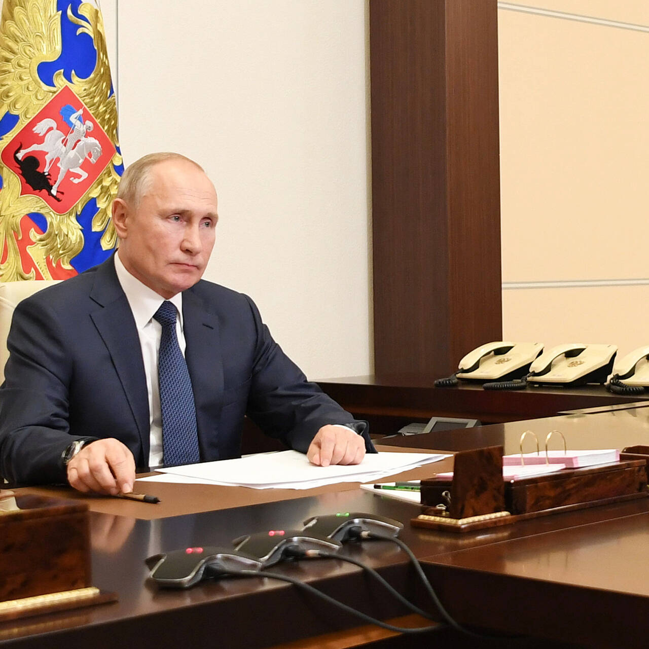 Путин на заседании