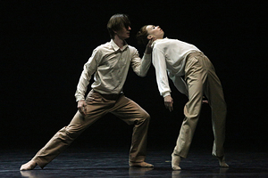 «Мне важно видеть на сцене именно людей» Главное открытие Большого в этом сезоне, хореограф Димо Милев — о себе и своих балетах  