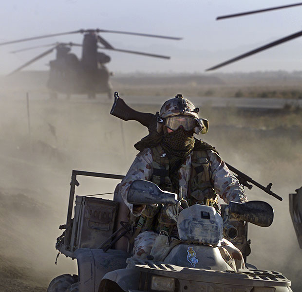 Бойцы SAS во время патрулирования неподалеку от Баграма