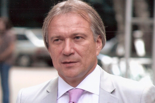 Олег Шишканов