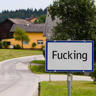 Австрийская деревня с «матерным» названием сменит его из-за туристов: Общество: Мир: Lenta.ru