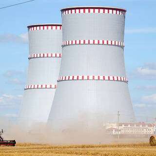 Вид на Белорусскую атомную электростанцию