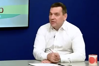Российский мэр выплюнул выпавшую пломбу во время эфира