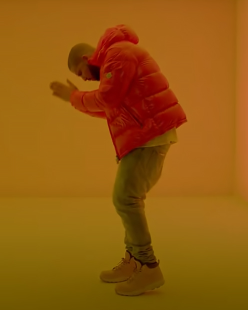 Рэпер Дрейк в клипе на песню Hotline Bling в куртке бренда Moncler