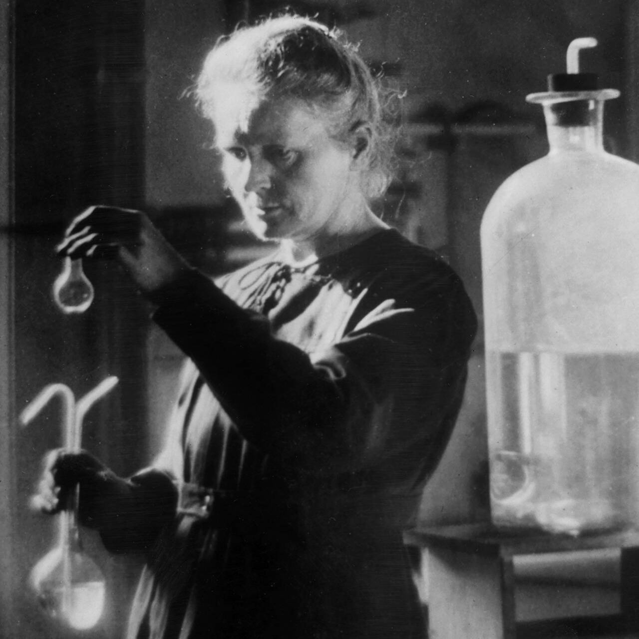 Опасный элемент Как женщина-физик из Российской империи получила две  Нобелевские премии и изменила мир: Lenta.ru