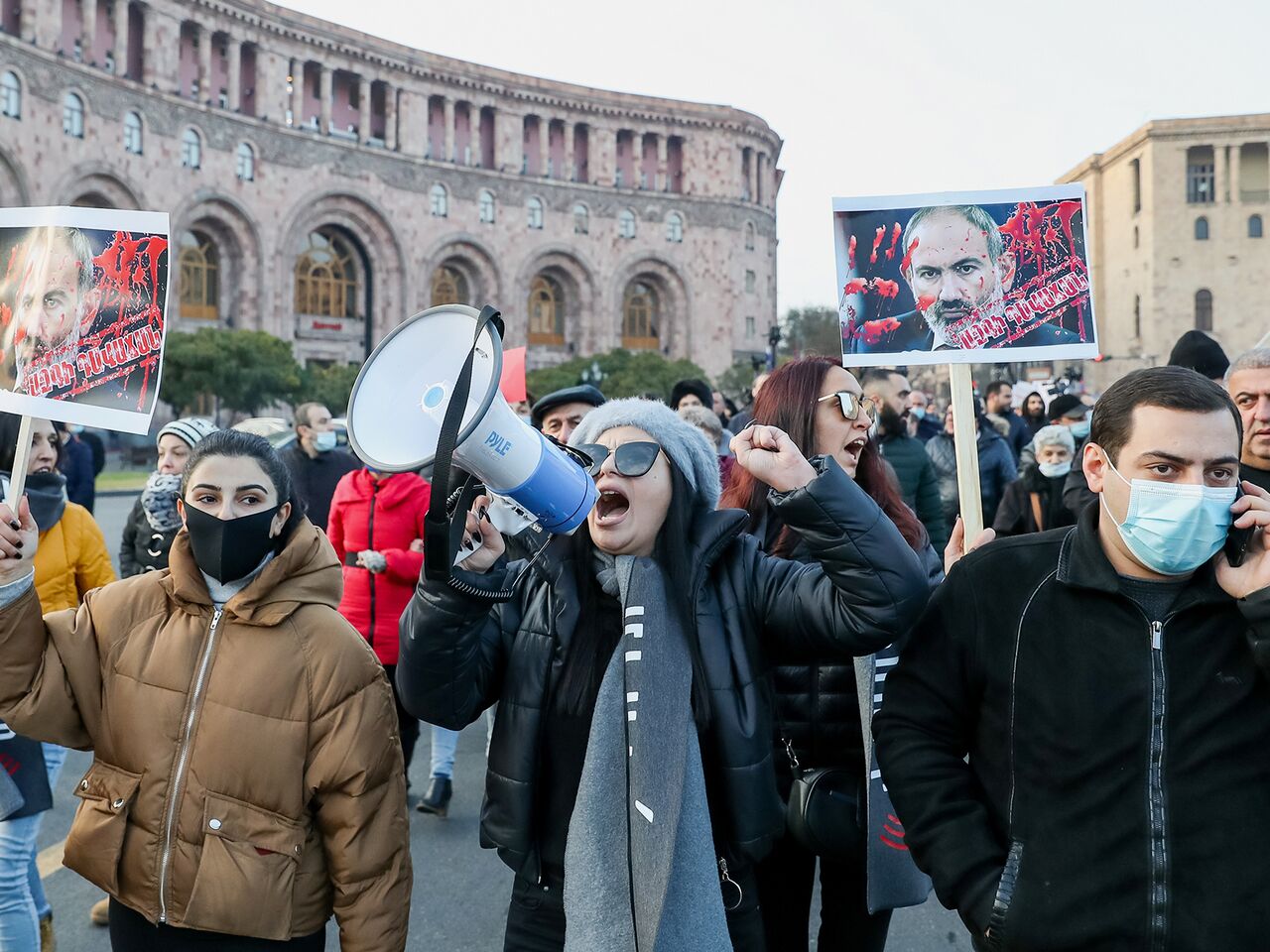 Видно, что их пытали» Армян убеждают, что в Карабахе безопасно. Почему они  отказываются верить в мир и возвращаться?: Закавказье: Бывший СССР: Lenta.ru