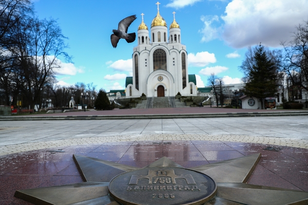 Площадь победы и кафедральный собор Христа Спасителя в Калининграде