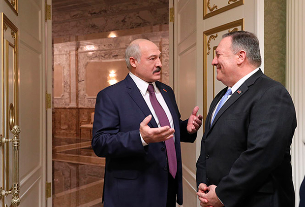 Президент Белоруссии Александр Лукашенко и Госсекретарь США Майкл Помпео, 1 февраля 2020 года