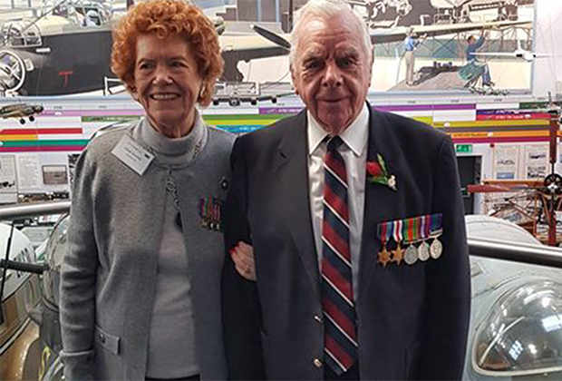 97-летние пенсионеры Лилиан Гранди и Роберт Уолш обрели любовь благодаря коронавирусу