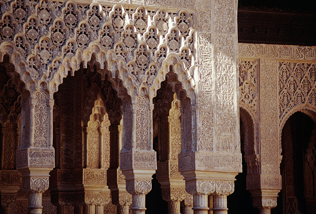 Образцы орнаментальной резьбы в Альгамбре