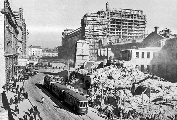 Снос квартала на будущей Манежной площади и строительство гостиницы «Москва», 30-е годы