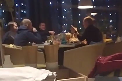 РФС отреагировал на видео с распивавшими водку перед матчем российскими судьями