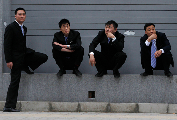 Китайские офисные работники на перерыве
