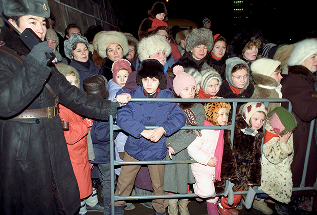 Очередь на Кремлевскую елку в 1991 году 