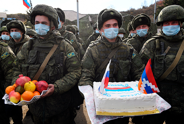 Российские миротворцы в Степанакерте 