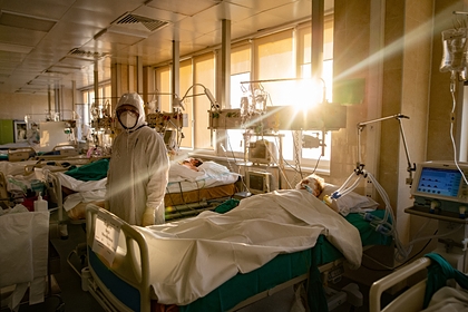 В России за последние сутки скончались еще 445 пациентов с коронавирусом