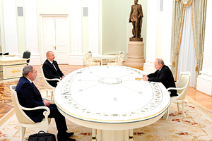 Путин, Пашинян и Алиев договорились о будущем Карабаха Лидеры России, Армении и Азербайджана впервые собрались вместе. Что они решили на встрече в Кремле?