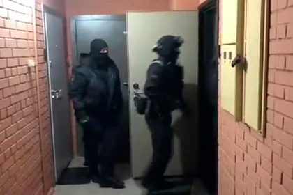 Появилось видео задержания чеченского авторитета бойцами ОМОН