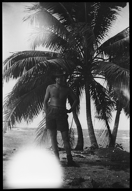 Портрет британского моряка на острове в Тихом океане. 1945 год.