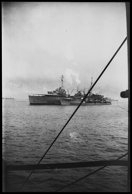 Британский Тихоокеанский флот. 84 больших и малых корабля отправились в Тихий океан, составив крупнейшую группировку британского флота за рубежом. 1945 год.