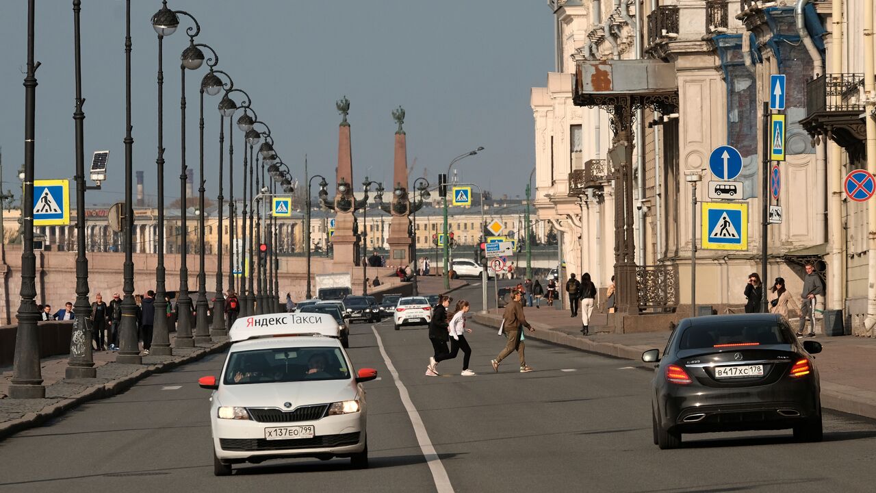 Мастурбировавшего при россиянке таксиста наказали: Общество: Россия:  Lenta.ru